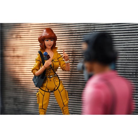 Teenage Mutant Ninja Turtles Ultimate April O'Neil 18 cm (przedsprzedaż)