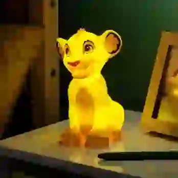 Disney Lampka 3D Król Lew - Simba (wysokość: 17,50 cm)