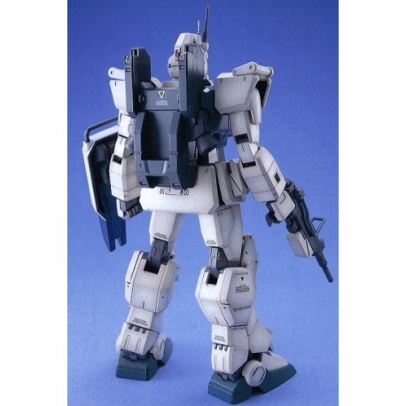 MG 1/100 RX-79G Gundam EZ8