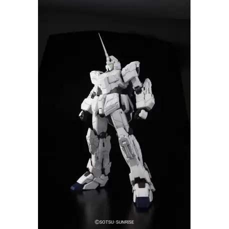 PG 1/60 Unicorn Gundam Full Psycho-Frame Prototype Mobile Suit